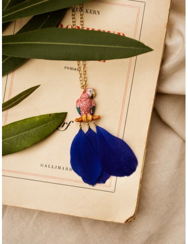 Collar cadena - loro y plumas