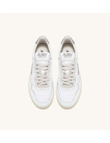 Sneaker piel detalle contraste