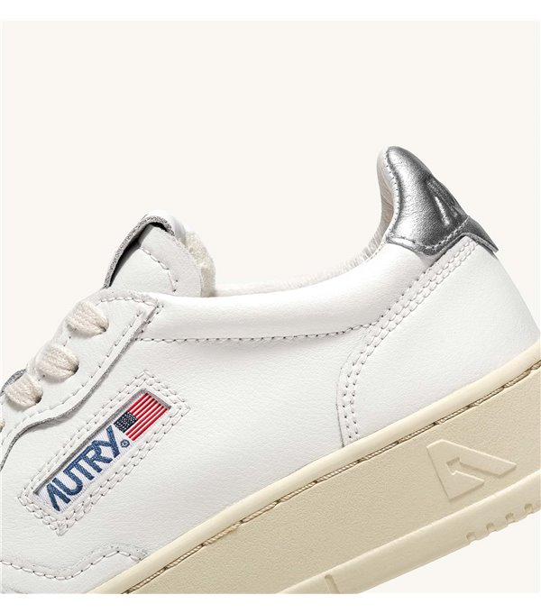 Sneaker piel detalle contraste Sneaker piel detalle contraste