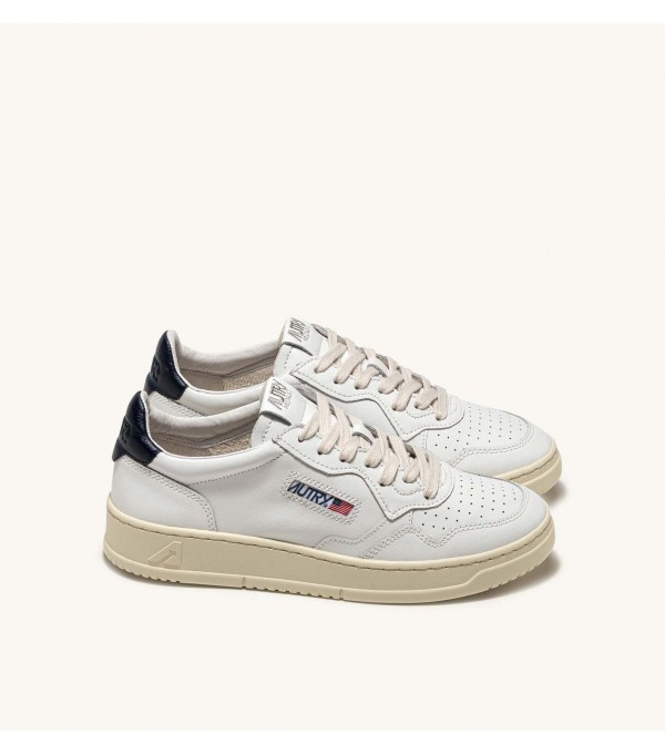 Sneaker piel detalle contraste